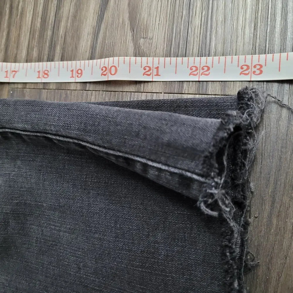 Madewell Women's Demi-Boot Cropped Jean Size 25 Black Wash Button Fly Raw Hem - Picture 10 of 11